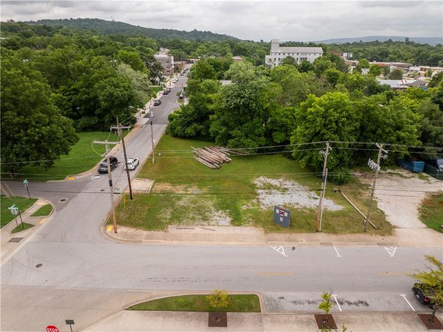 625 W Prairie Street, Fayetteville, AR 72701
