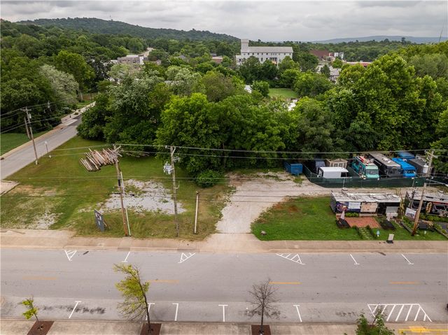 625 W Prairie Street, Fayetteville, AR 72701