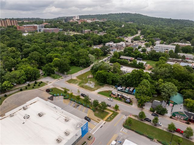 625 W Prairie Street, Fayetteville, AR 72701