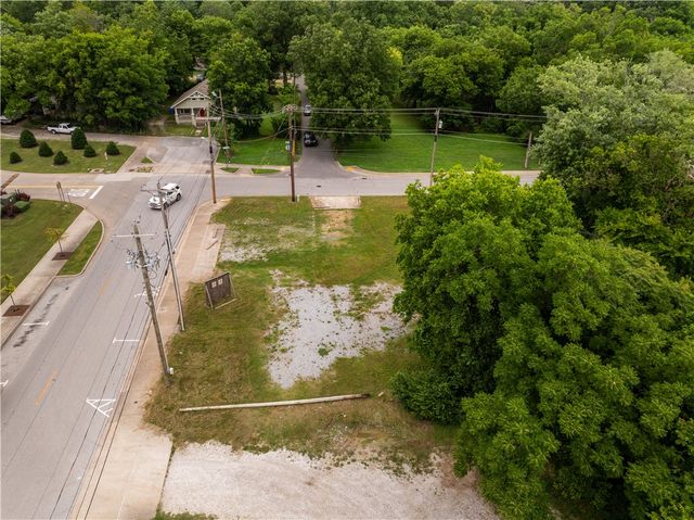625 W Prairie Street, Fayetteville, AR 72701