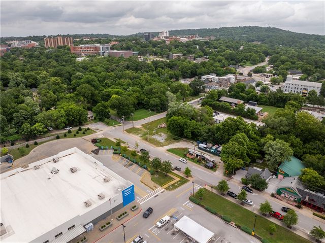 625 W Prairie Street, Fayetteville, AR 72701