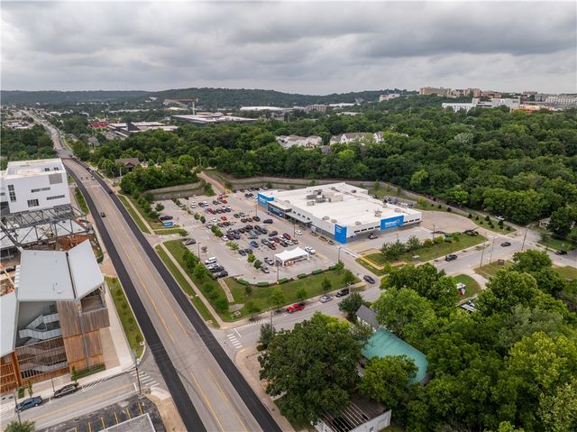 625 W Prairie Street, Fayetteville, AR 72701
