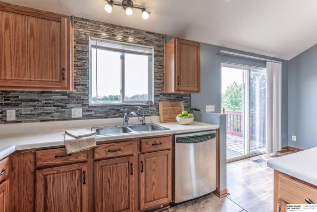 6423 N 78 Avenue, Omaha, NE 68134
