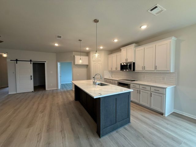 2200 Castle Rock Lane, Weatherford, TX 76087