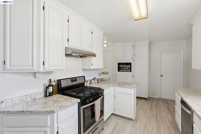 560 41St St, Richmond, CA 94805