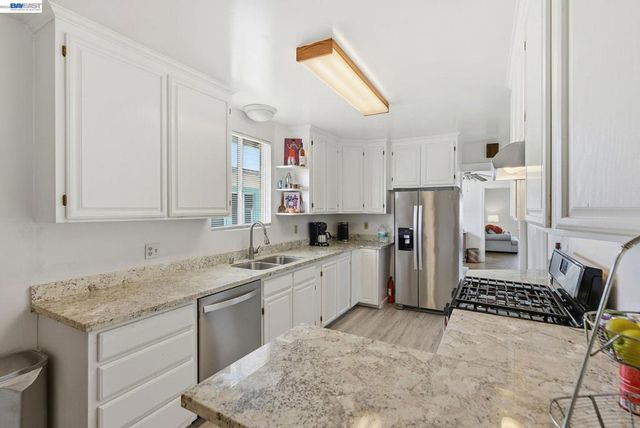 560 41St St, Richmond, CA 94805