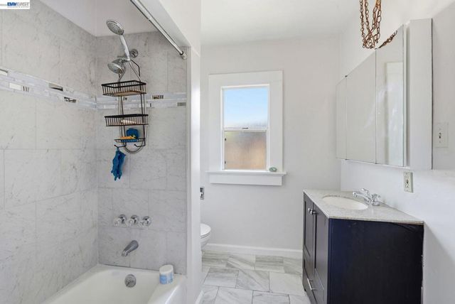 560 41St St, Richmond, CA 94805