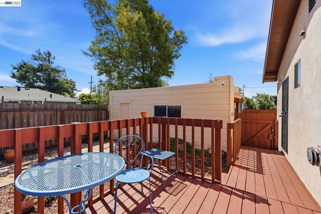 560 41St St, Richmond, CA 94805