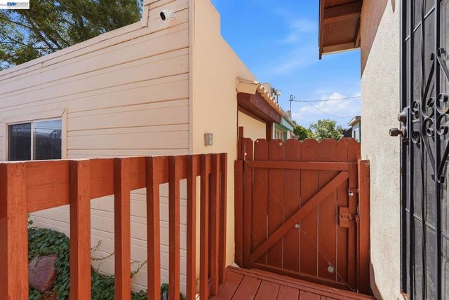 560 41St St, Richmond, CA 94805
