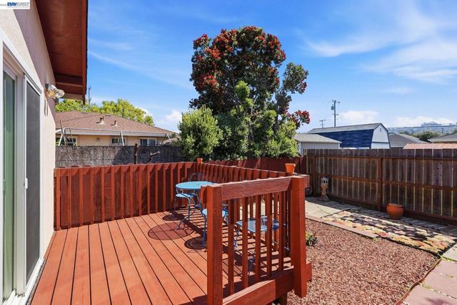 560 41St St, Richmond, CA 94805