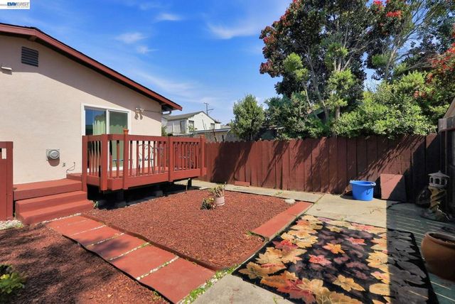 560 41St St, Richmond, CA 94805