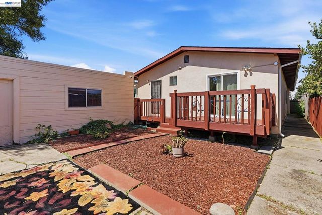560 41St St, Richmond, CA 94805