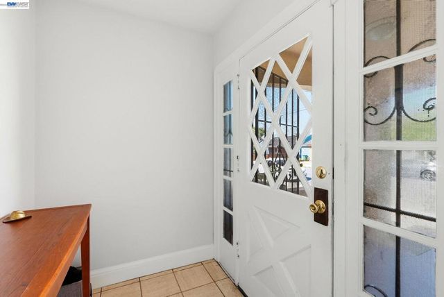 560 41St St, Richmond, CA 94805