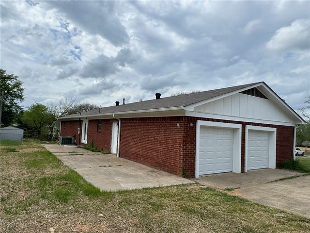 208 E Fir Street, Russellville, AR 72802