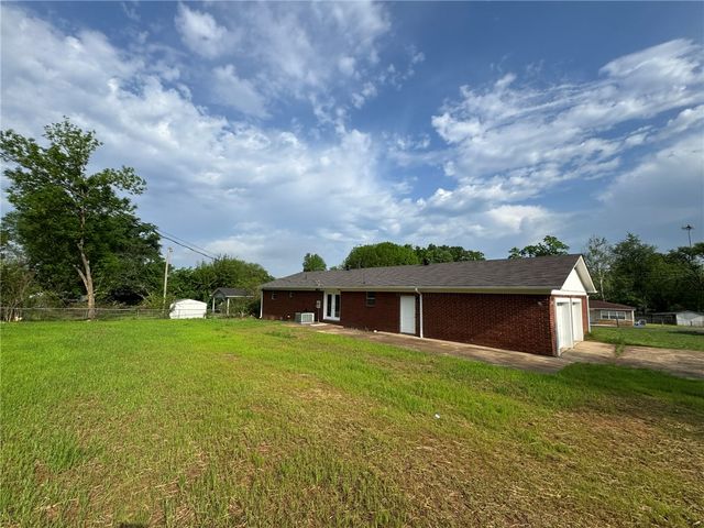 208 E Fir Street, Russellville, AR 72802