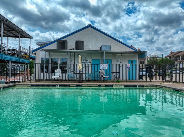 1933 Island Circle B113, Tool, TX 75143