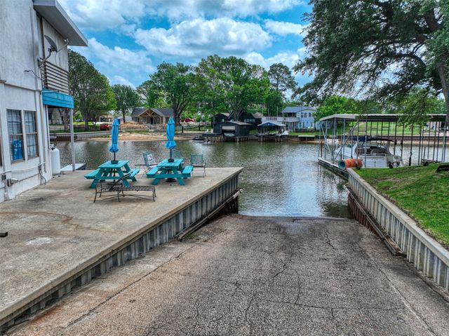 1933 Island Circle B113, Tool, TX 75143