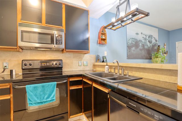 1933 Island Circle B113, Tool, TX 75143