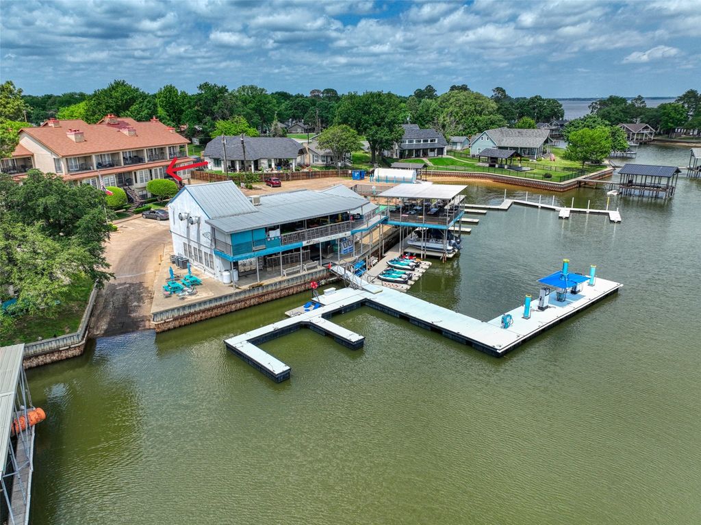 1933 Island Circle B113, Tool, TX 75143