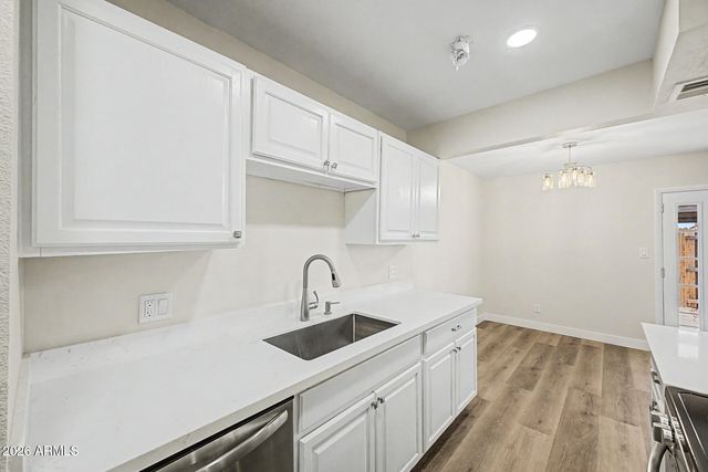 5940 W TOWNLEY Avenue, Glendale, AZ 85302