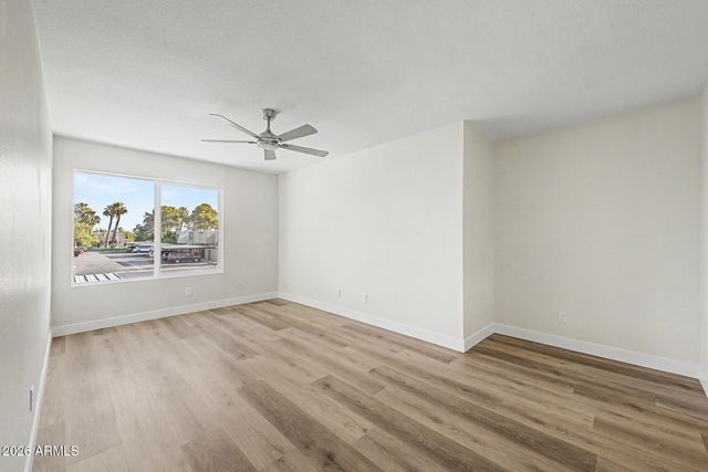 5940 W TOWNLEY Avenue, Glendale, AZ 85302