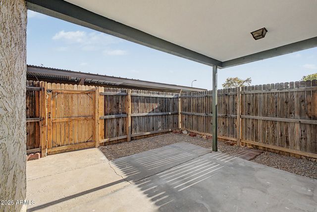 5940 W TOWNLEY Avenue, Glendale, AZ 85302