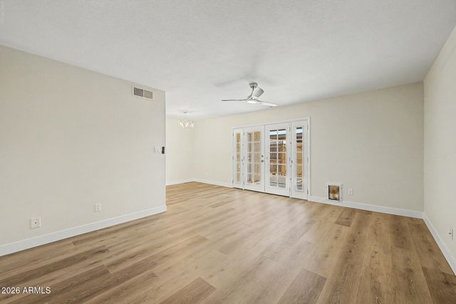 5940 W TOWNLEY Avenue, Glendale, AZ 85302