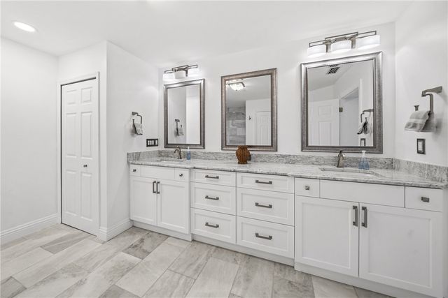 1215 Marina Village Circle 302, Vero Beach, FL 32967