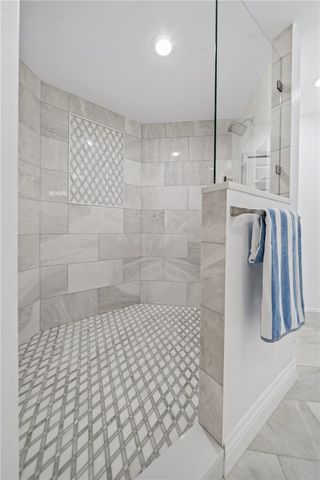 1215 Marina Village Circle 302, Vero Beach, FL 32967
