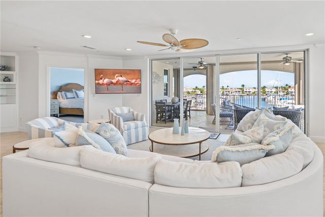 1215 Marina Village Circle 302, Vero Beach, FL 32967