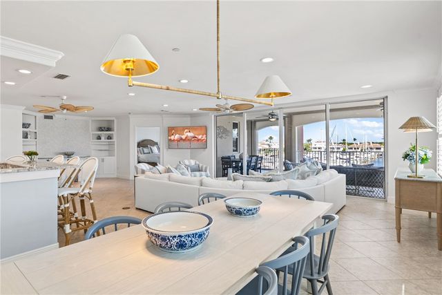 1215 Marina Village Circle 302, Vero Beach, FL 32967