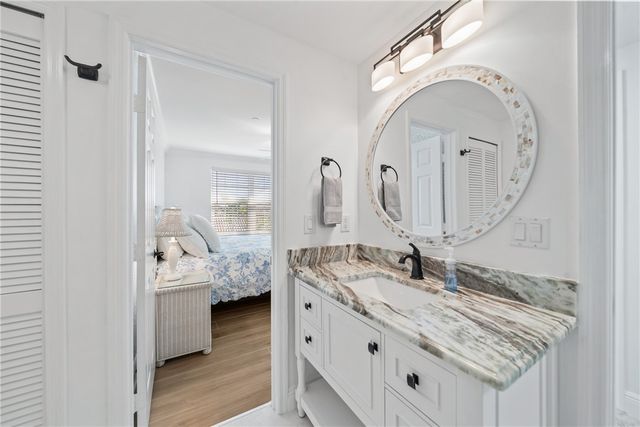 1215 Marina Village Circle 302, Vero Beach, FL 32967