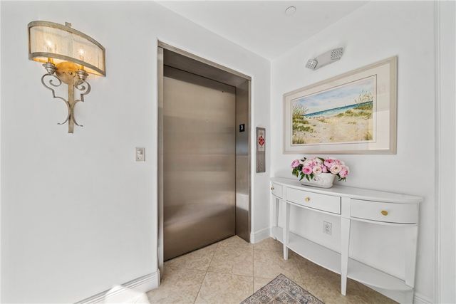 1215 Marina Village Circle 302, Vero Beach, FL 32967