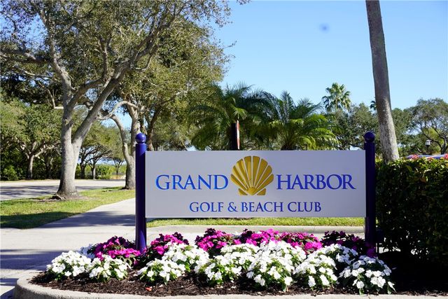 1215 Marina Village Circle 302, Vero Beach, FL 32967