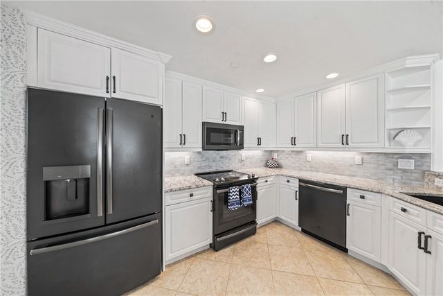 1215 Marina Village Circle 302, Vero Beach, FL 32967