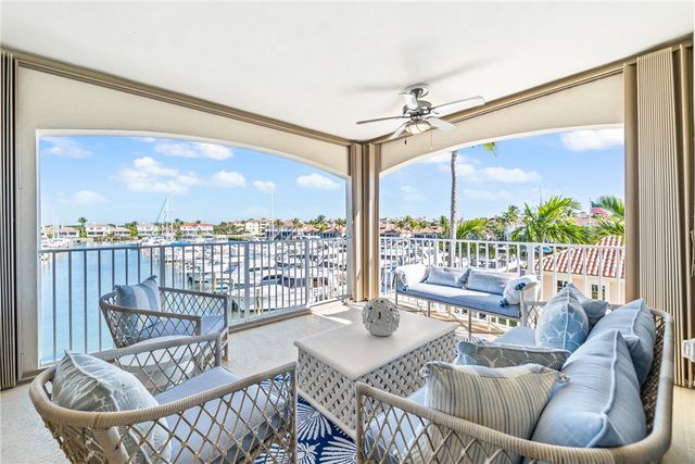 1215 Marina Village Circle 302, Vero Beach, FL 32967