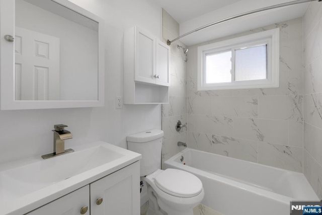 380 Grand Avenue, Leonia, NJ 07605