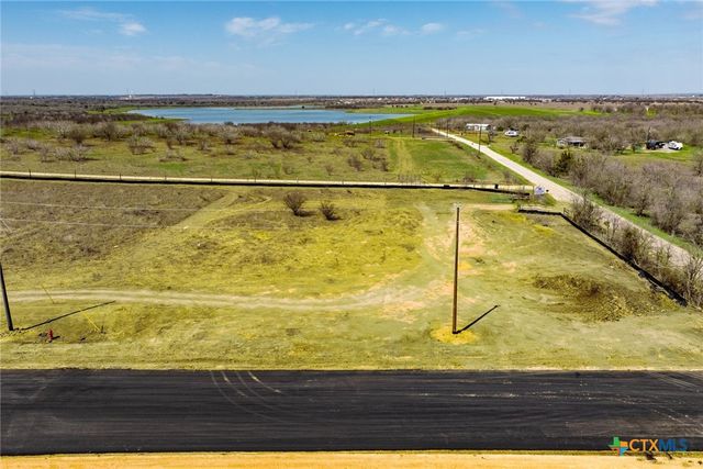 280 Sage Hills Drive, Lockhart, TX 78644