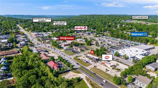 2069 N Crossover Road, Fayetteville, AR 72703