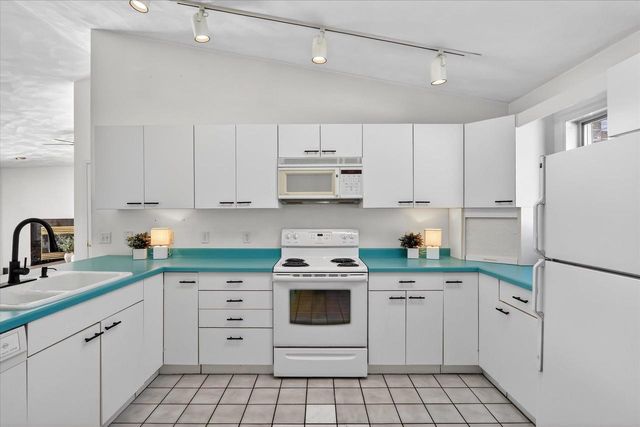 3206 Thames Lane, Janesville, WI 53546