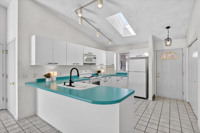 3206 Thames Lane, Janesville, WI 53546