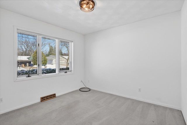 3206 Thames Lane, Janesville, WI 53546