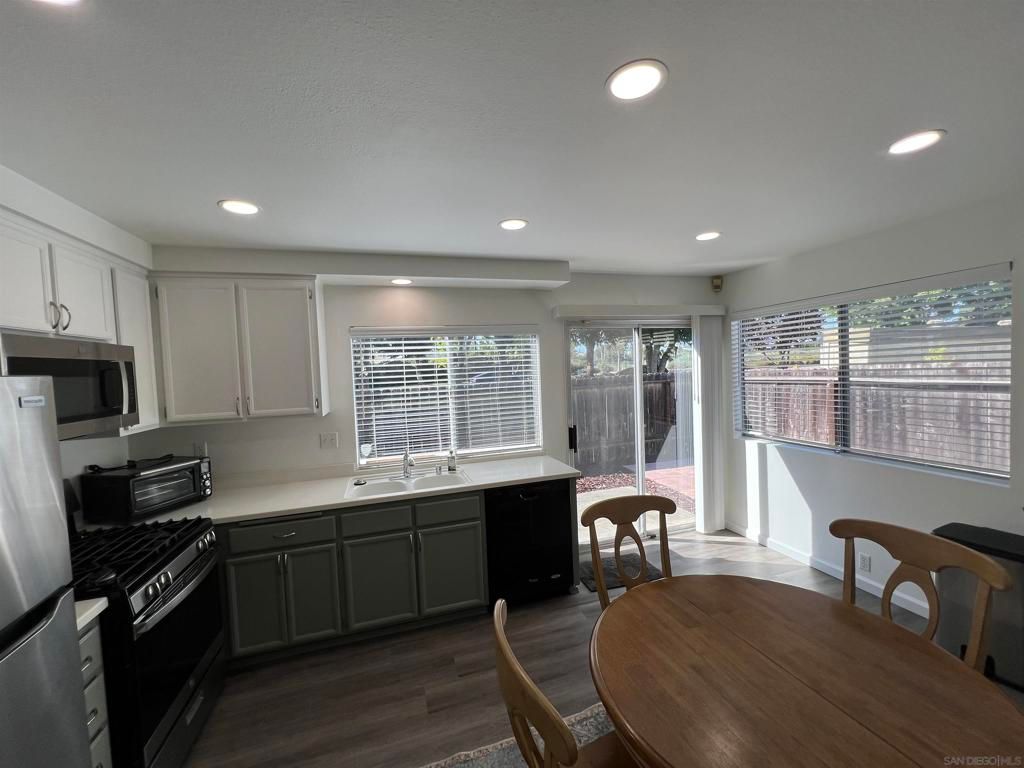 Image 15 of property listing at 10975 Clairemont Mesa Blvd., San Diego, CA 92124