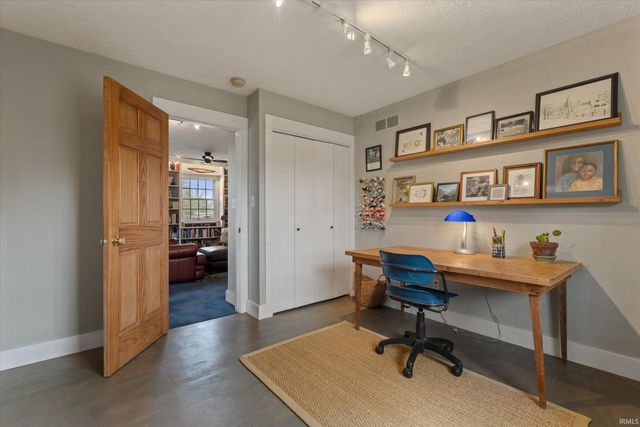 26530 Early Road, South Bend, IN 46628