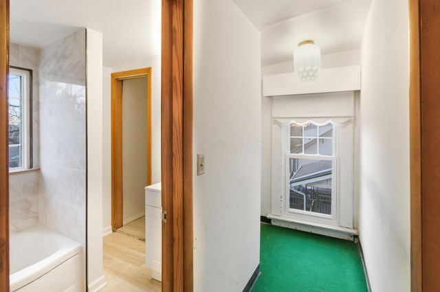 83 Clinton Heights Avenue, Columbus, OH 43202