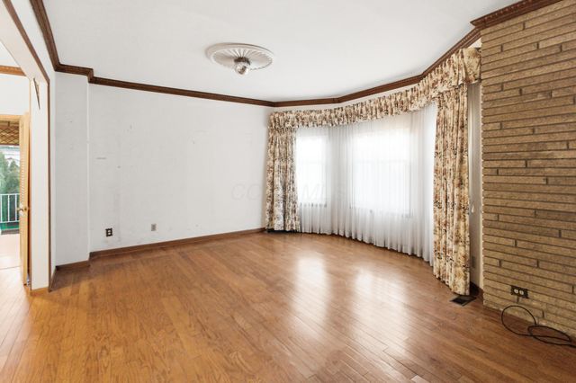 83 Clinton Heights Avenue, Columbus, OH 43202