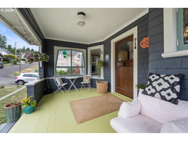 714 HARRISON Ave, Astoria, OR 97103