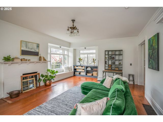 714 HARRISON Ave, Astoria, OR 97103