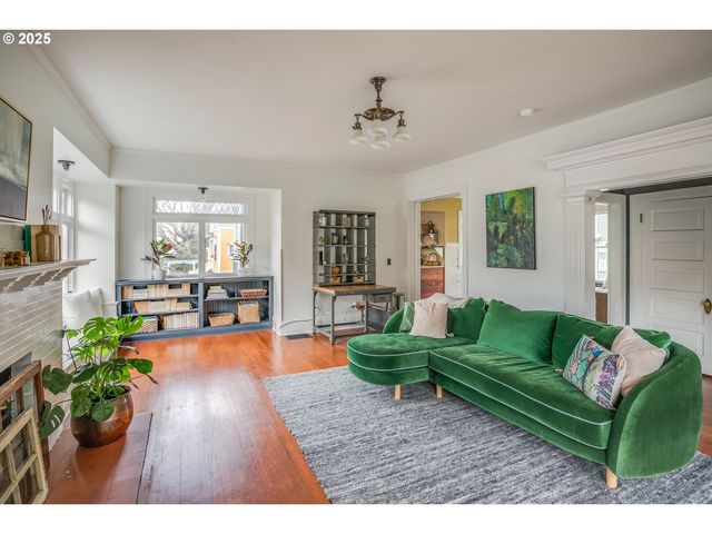 714 HARRISON Ave, Astoria, OR 97103