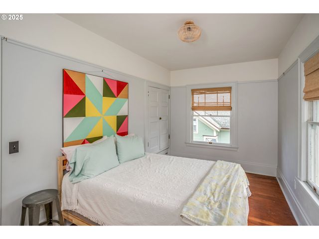 714 HARRISON Ave, Astoria, OR 97103
